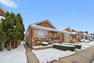 3915 W 64th Pl, Chicago, IL 60629 - Photo 2