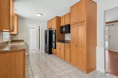 1902 N Washington Street, Wheaton, IL 60187 - Photo 4