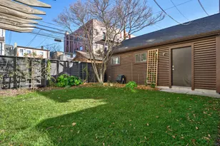 2415 W Warner Ave, Chicago, IL 60618 - Photo 18