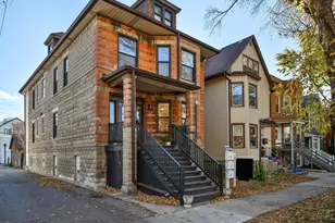 2415 W Warner Ave, Chicago, IL 60618 - Photo 20