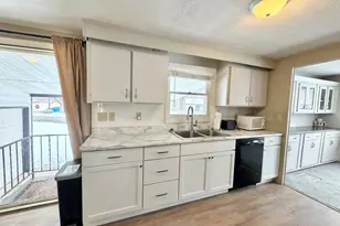 114 Melbrooke Dr, Elgin, IL 60123 - Photo 12