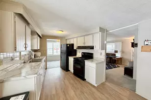 114 Melbrooke Dr, Elgin, IL 60123 - Photo 10