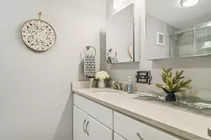 1605 E Central Rd, Arlington Heights, IL 60005 - Photo 18
