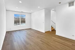 31782 N Pineview Blvd, Lakemoor, IL 60051 - Photo 8