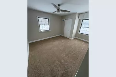 10 Lincoln Street, Lake in the Hills, IL 60156 - Photo 12