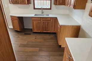 10 Lincoln St, Lake in the Hills, IL 60156 - Photo 4