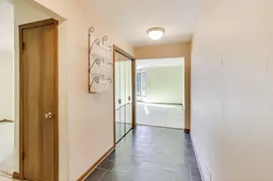 2400 Archbury Dr, Park Ridge, IL 60068 - Photo 4