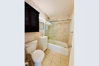 [Address not provided], Chicago, IL 60613 - Photo 18