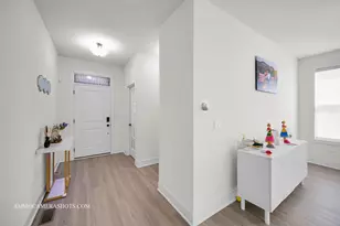 3545 S Riding Rdg, Elgin, IL 60124 - Photo 4