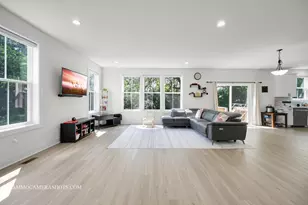 3545 S Riding Rdg, Elgin, IL 60124 - Photo 6