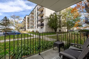 9098 W Terrace Dr, Niles, IL 60714 - Photo 16