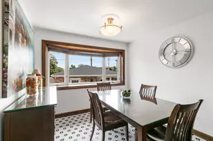 9429 S 55th Ave, Oak Lawn, IL 60453 - Photo 6