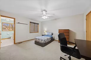 8539 Thistlewood Ct, Darien, IL 60561 - Photo 10