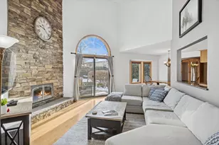 8539 Thistlewood Ct, Darien, IL 60561 - Photo 2