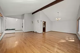 9047 W Oak Crest Ct, Palos Hills, IL 60465 - Photo 6