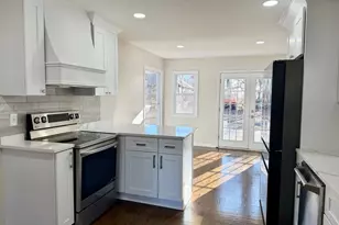 6012 Muriel Ln, Saint Anne, IL 60964 - Photo 6