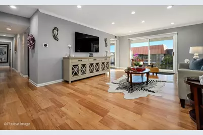 4901 Golf Road #407, Skokie, IL 60077 - Photo 4