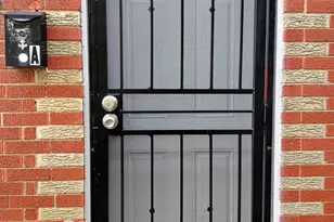 7910 S Muskegon Ave, Chicago, IL 60617 - Photo 2