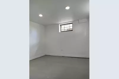 7910 S Muskegon Avenue #1, Chicago, IL 60617 - Photo 4