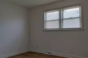 7910 S Muskegon Ave, Chicago, IL 60617 - Photo 10