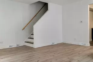 7910 S Muskegon Ave, Chicago, IL 60617 - Photo 18