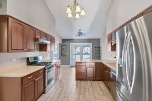 307 Orchard Ln, Bloomingdale, IL 60108 - Photo 18