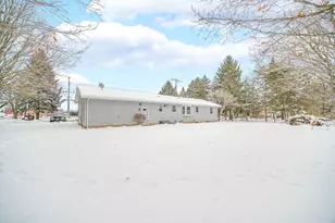 19923 E Grant Hwy, Marengo, IL 60152 - Photo 18