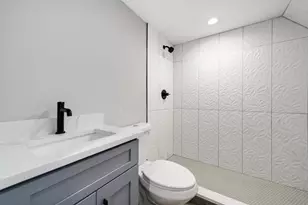 8449 S Euclid Ave, Chicago, IL 60617 - Photo 20