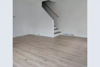 7910 S Muskegon Avenue #3, Chicago, IL 60617 - Photo 4