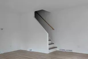 7910 S Muskegon Ave, Chicago, IL 60617 - Photo 4