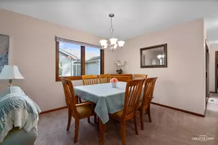 43 S Juniper Dr, North Aurora, IL 60542 - Photo 4