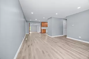 6640 Peach Tree St, Hanover Park, IL 60133 - Photo 6