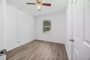 6640 Peach Tree St, Hanover Park, IL 60133 - Photo 24