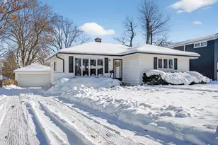 107 S Ash St, Palatine, IL 60067 - Photo 2