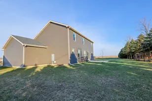 41 Brookstone Cir, Bloomington, IL 61704 - Photo 52