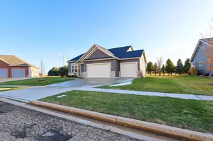41 Brookstone Cir, Bloomington, IL 61704 - Photo 50