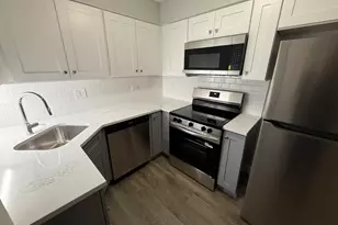 744 W Gordon Terrace, Chicago, IL 60613 - Photo 6