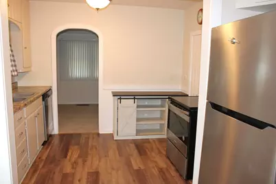 134 S Jefferson Street, Lockport, IL 60441 - Photo 4