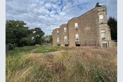 338 N Hamlin Avenue, Chicago, IL 60624 - Photo 2