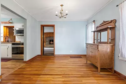 9108 S Utica Avenue, Evergreen Park, IL 60805 - Photo 6