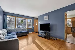 5360 N Lynch Ave, Chicago, IL 60630 - Photo 2
