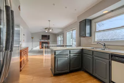 601 Bluff Street, Carol Stream, IL 60188 - Photo 6