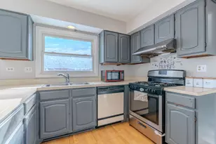 601 Bluff St, Carol Stream, IL 60188 - Photo 8