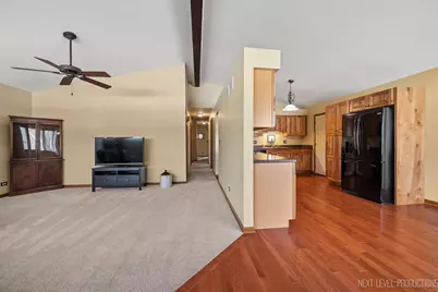 104 Briar Lane, North Aurora, IL 60542 - Photo 4