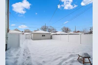10748 S Avenue N, Chicago, IL 60617 - Photo 4