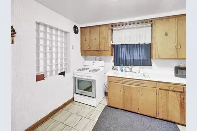 10748 S Avenue N, Chicago, IL 60617 - Photo 8