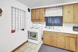 10748 S Ave N, Chicago, IL 60617 - Photo 8