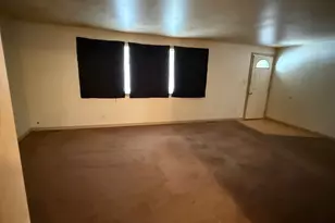 740 N Elmwood Dr, Aurora, IL 60506 - Photo 4