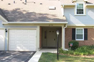 2790 Glasgow Ct, Schaumburg, IL 60194 - Photo 2