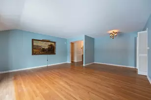 1229 Suffolk St, Naperville, IL 60563 - Photo 4